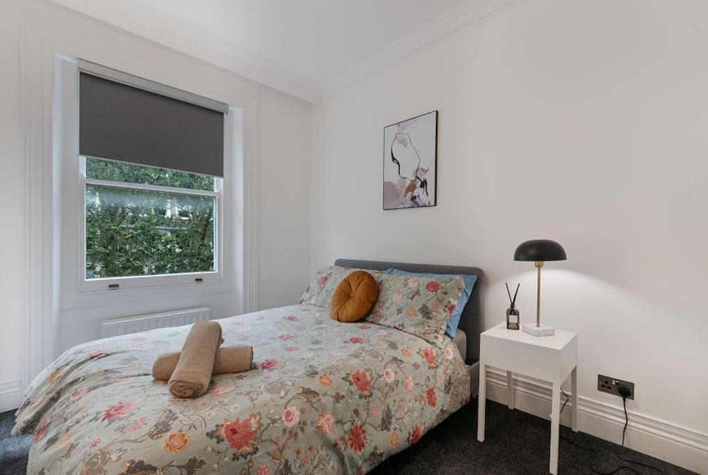Knightsbridge Two Bed Apartment London Exterior photo