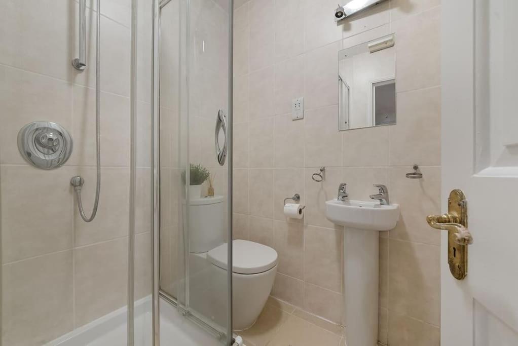 Knightsbridge Two Bed Apartment London Exterior photo